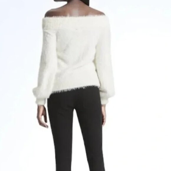 ๐ค Banana Republic โ Eyelash Off-Shoulder Sweater โ Cream โ Medium โ Worn 1X โจ - Picture 2 of 11